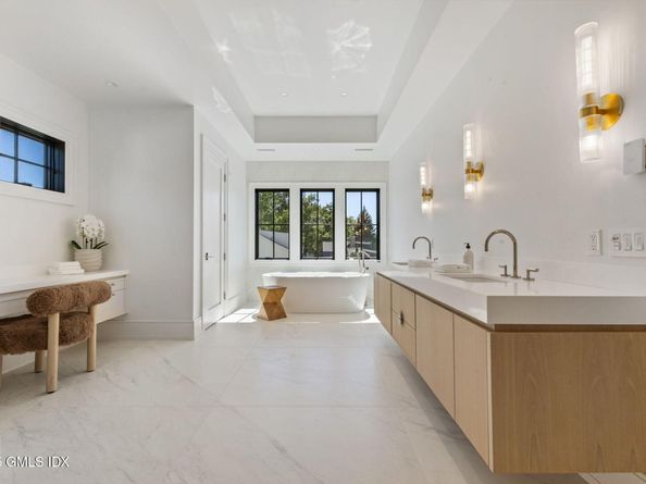 48 Lexington Avenue, Greenwich CT 06830