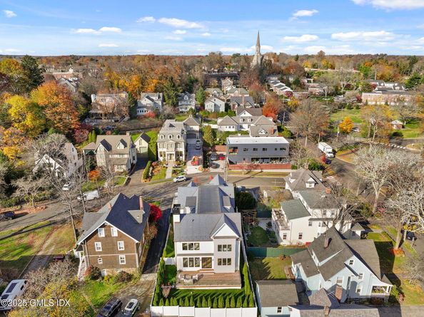 48 Lexington Avenue, Greenwich CT 06830