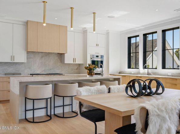 48 Lexington Avenue, Greenwich CT 06830