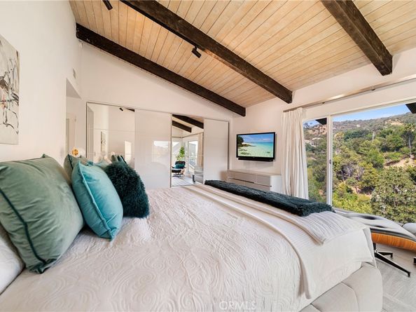 2522 Zorada Drive, Los Angeles CA 90046