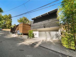2522 Zorada Drive, Los Angeles CA 90046