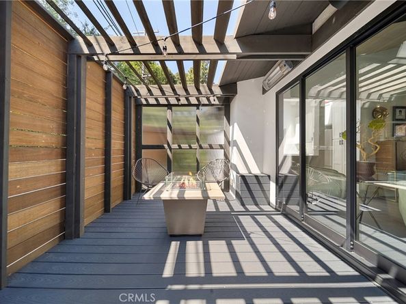 2522 Zorada Drive, Los Angeles CA 90046