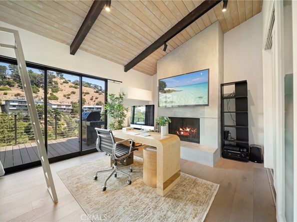 2522 Zorada Drive, Los Angeles CA 90046