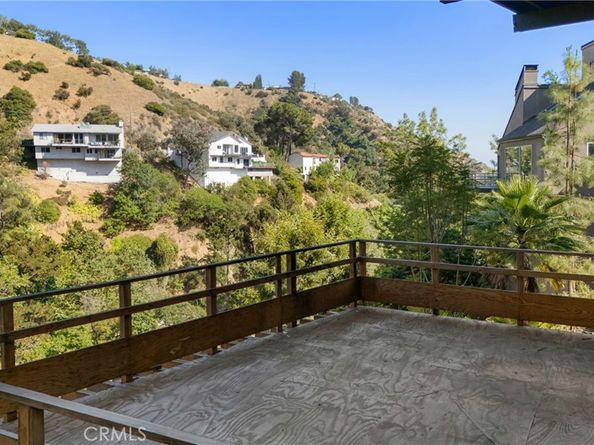 2522 Zorada Drive, Los Angeles CA 90046