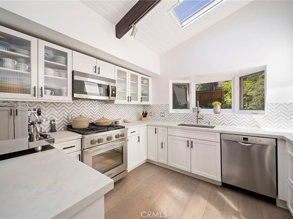 2522 Zorada Drive, Los Angeles CA 90046