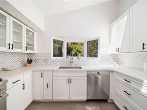 2522 Zorada Drive, Los Angeles CA 90046