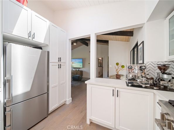 2522 Zorada Drive, Los Angeles CA 90046