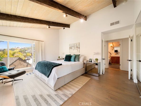 2522 Zorada Drive, Los Angeles CA 90046