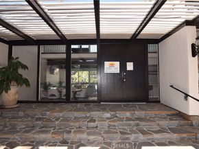 18645 Hatteras Street 211, Tarzana CA 91356