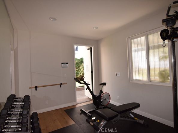 18645 Hatteras Street 211, Tarzana CA 91356
