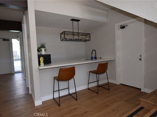 18645 Hatteras Street 211, Tarzana CA 91356