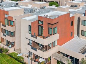 7826 Topanga Canyon Boulevard 301, Canoga Park CA 91304