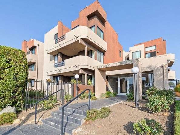 7826 Topanga Canyon Boulevard 301, Canoga Park CA 91304