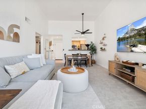 7826 Topanga Canyon Boulevard 301, Canoga Park CA 91304