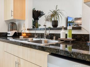 7826 Topanga Canyon Boulevard 301, Canoga Park CA 91304