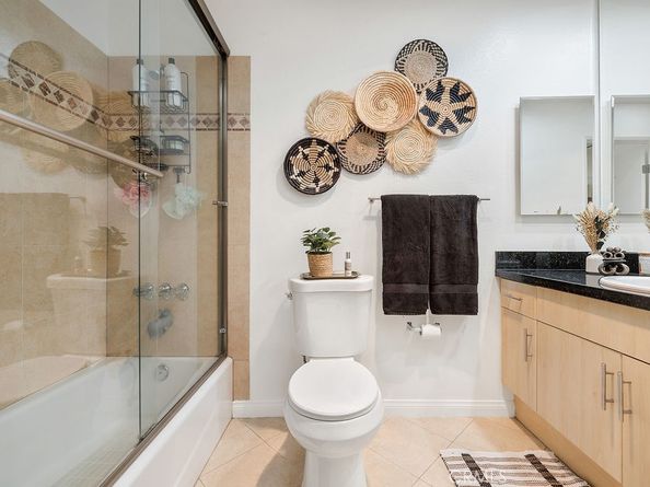 7826 Topanga Canyon Boulevard 301, Canoga Park CA 91304