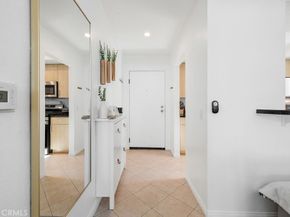 7826 Topanga Canyon Boulevard 301, Canoga Park CA 91304