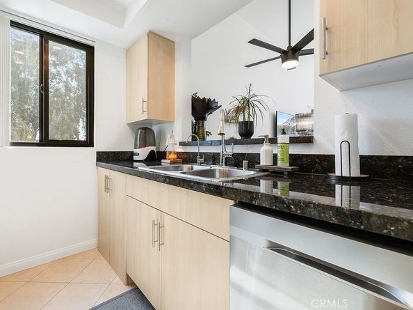 7826 Topanga Canyon Boulevard 301, Canoga Park CA 91304