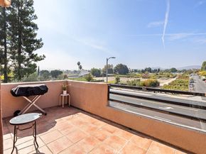 7826 Topanga Canyon Boulevard 301, Canoga Park CA 91304