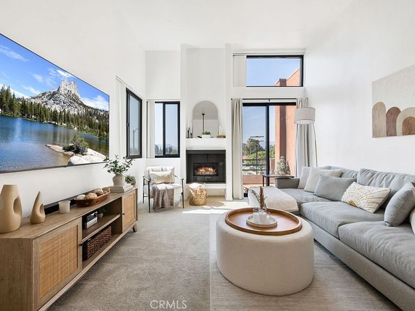 7826 Topanga Canyon Boulevard 301, Canoga Park CA 91304