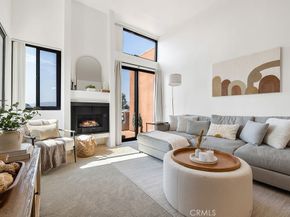 7826 Topanga Canyon Boulevard 301, Canoga Park CA 91304