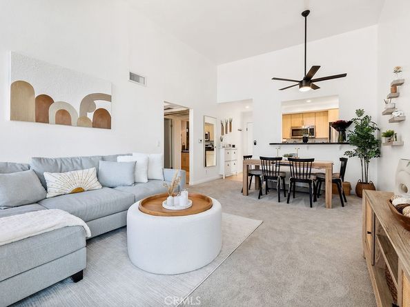 7826 Topanga Canyon Boulevard 301, Canoga Park CA 91304