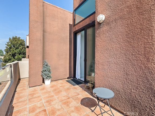 7826 Topanga Canyon Boulevard 301, Canoga Park CA 91304