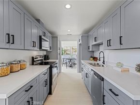 5301 Balboa Boulevard M4, Encino CA 91316