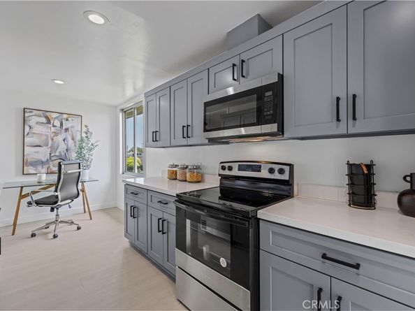 5301 Balboa Boulevard M4, Encino CA 91316