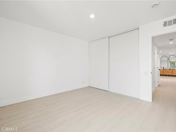 5301 Balboa Boulevard M4, Encino CA 91316