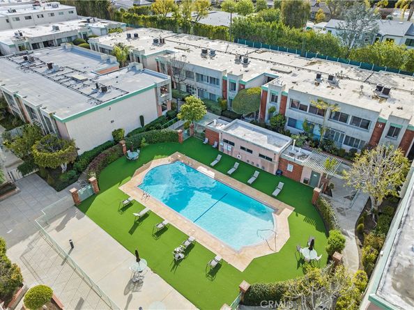 5301 Balboa Boulevard M4, Encino CA 91316