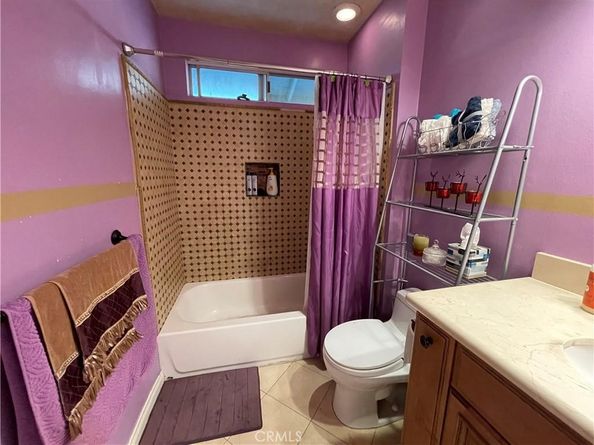 6625 Wilbur 13, Reseda CA 91335