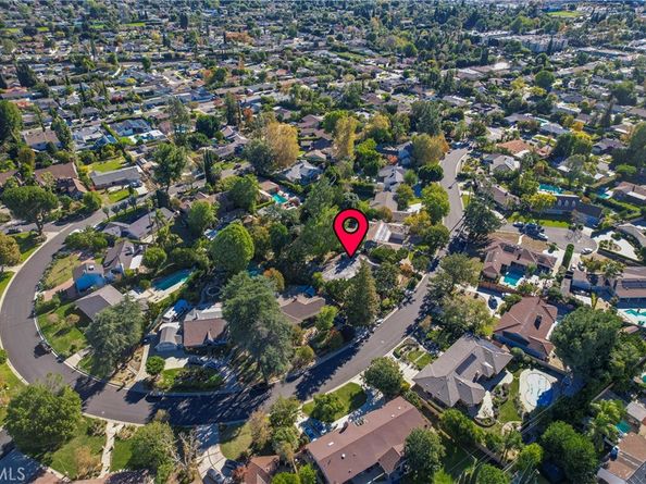 9356 Beckford, Northridge CA 91324