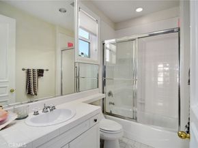 19134 Briarfield Way, Tarzana CA 91356