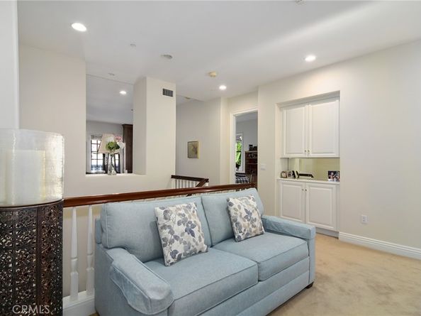 19134 Briarfield Way, Tarzana CA 91356