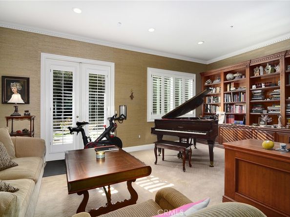 19134 Briarfield Way, Tarzana CA 91356