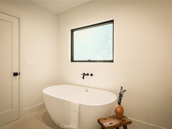 5444 Morella Ave, Valley Village CA 91607