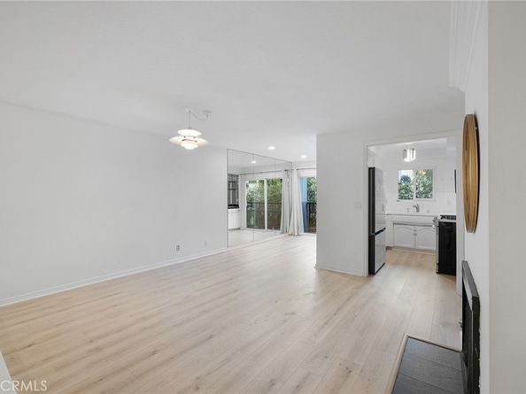 1355 N Sierra Bonita Avenue 208, West Hollywood CA 90046