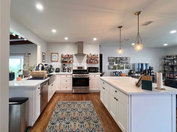 6110 E Walton, Long Beach CA 90815