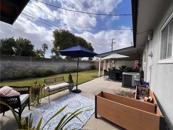 6110 E Walton, Long Beach CA 90815