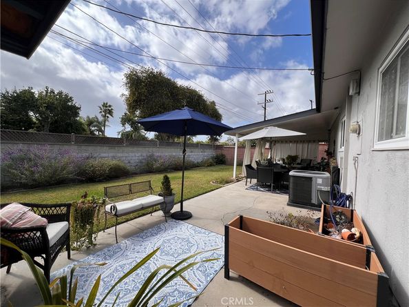 6110 E Walton, Long Beach CA 90815