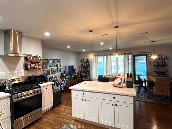 6110 E Walton, Long Beach CA 90815