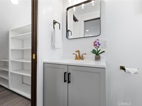 8356 Vanalden, Northridge CA 91324