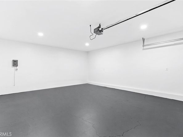 8356 Vanalden, Northridge CA 91324