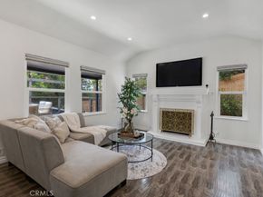 19419 Oxnard Street, Tarzana CA 91356