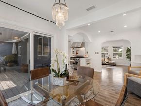 19419 Oxnard Street, Tarzana CA 91356