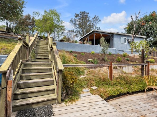 19419 Oxnard Street, Tarzana CA 91356