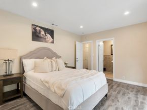 19419 Oxnard Street, Tarzana CA 91356