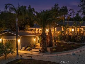 19419 Oxnard Street, Tarzana CA 91356