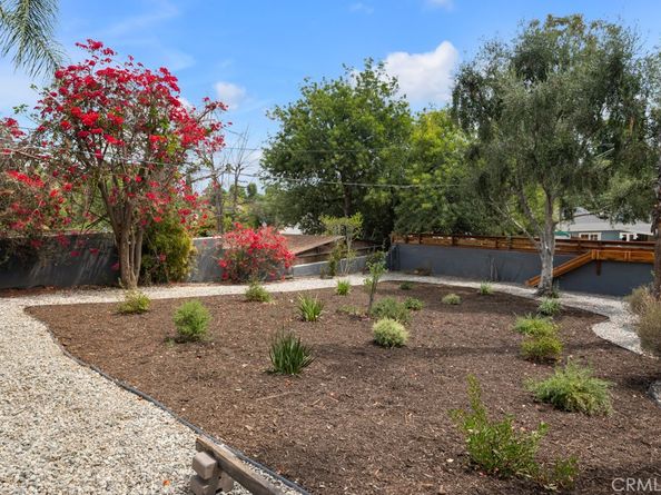 19419 Oxnard Street, Tarzana CA 91356